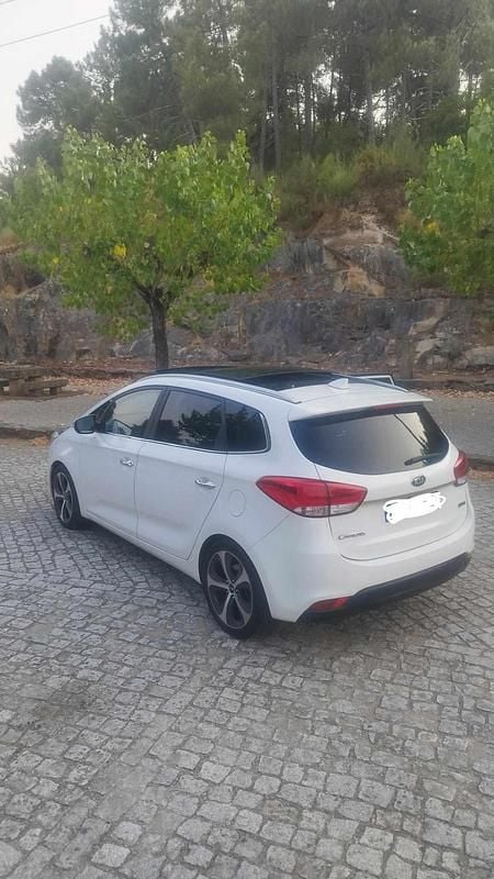 Branco Usado 2016 Kia Carens Monovolume | € 10.850 (Super Preço) - Imagem 1/4