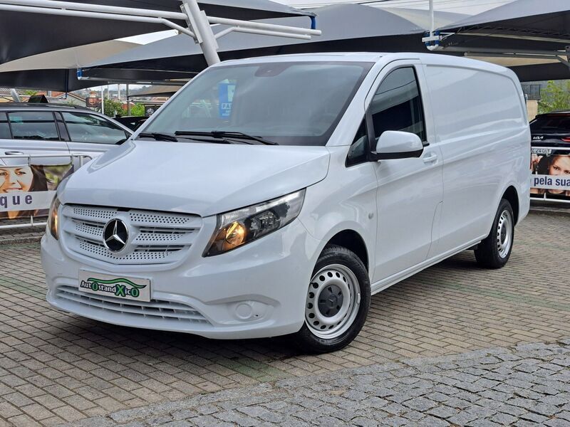 Branco Usado 2020 Mercedes Vito Monovolume | € 20.990 (Preço justo) - Imagem 1/4
