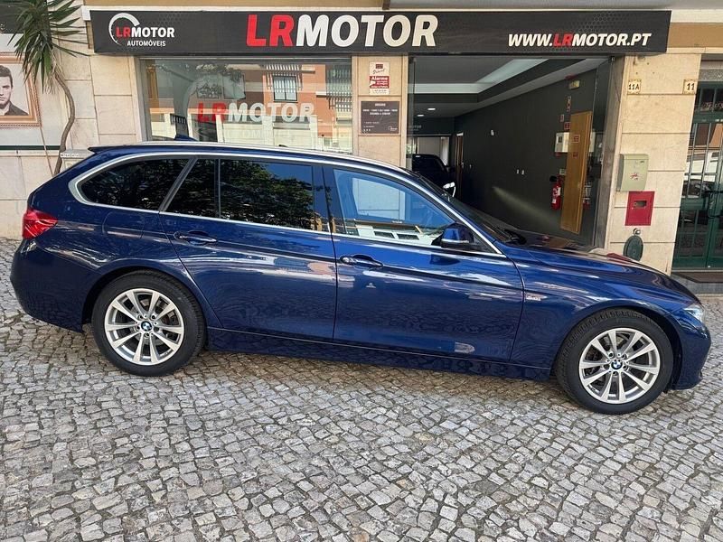 Azul Usado 2018 BMW 318 Sport Line Carrinha | € 18.950 (Preço justo) - Imagem 1/4