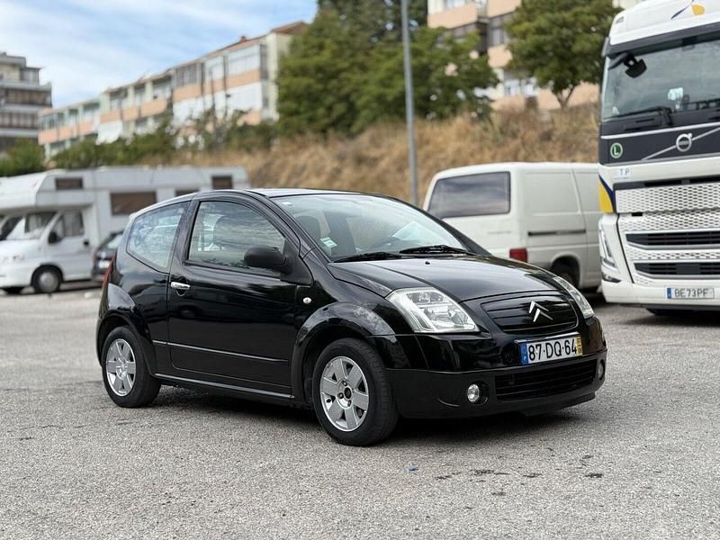 Preto Usado 2007 Citroën C2 Citadino | € 3.400 - Imagem 1/4