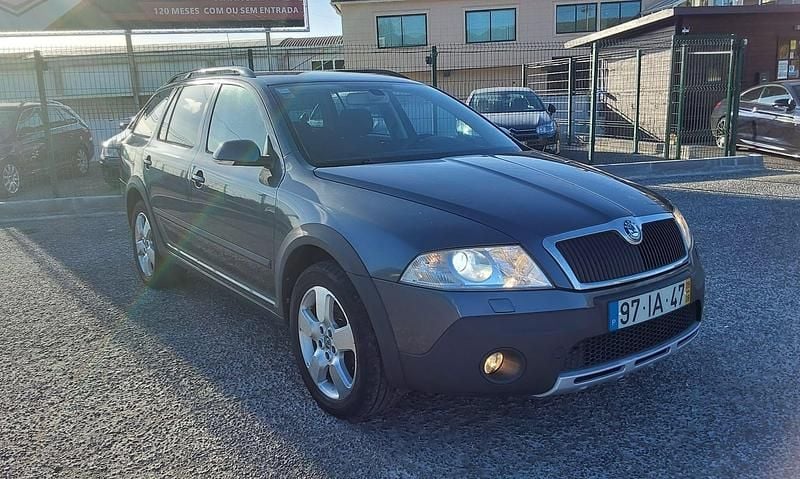 Usado Skoda Octavia Scout 4x4 140 HP (102 kW) 2009 Cinza Carrinha