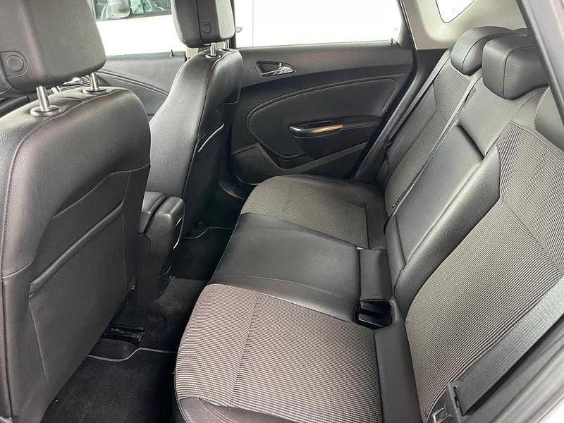 Usado Opel Astra 100 HP (73 kW) 2010 Branco