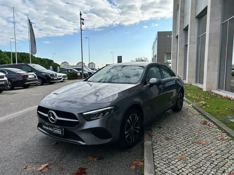 Cinza mountain Usado 2024 Mercedes A250 Advanced Sedan | € 43.490 (Preço elevado) - Imagem 1/4
