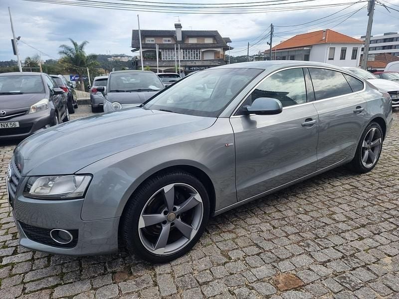 Cinza Usado 2011 Audi A5 | € 13.750 - Imagem 1/4