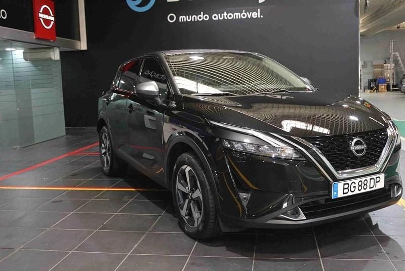 Preto Usado 2023 Nissan Qashqai N-Connecta SUV | € 28.490 (Preço justo) - Imagem 1/4