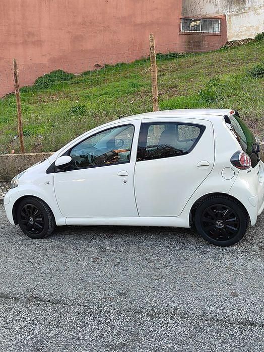 Usado 2011 Toyota Aygo Citadino | € 4.999 (Preço justo) - Imagem 1/4