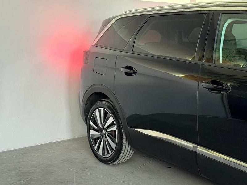Usado Peugeot 5008 Active 130 HP (95 kW) 2020 Preto