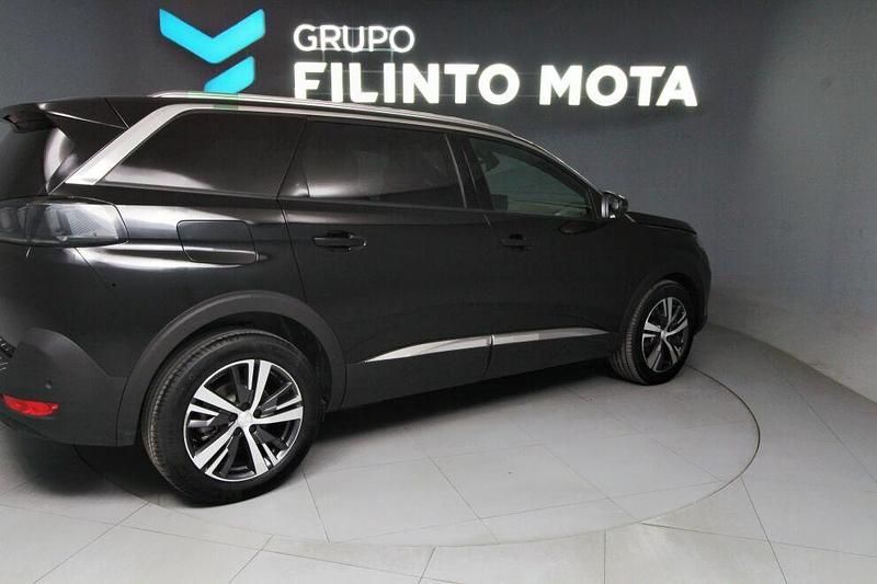 Usado Peugeot 5008 Allure 130 HP (95 kW) 2024 Preto Monovolume