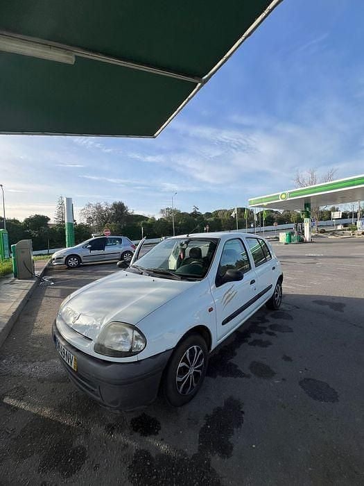 Usado Renault Clio II 1999 Sedan