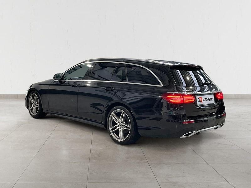 Usado Mercedes E300 AMG 245 HP (180 kW) 2018 Preto Carrinha