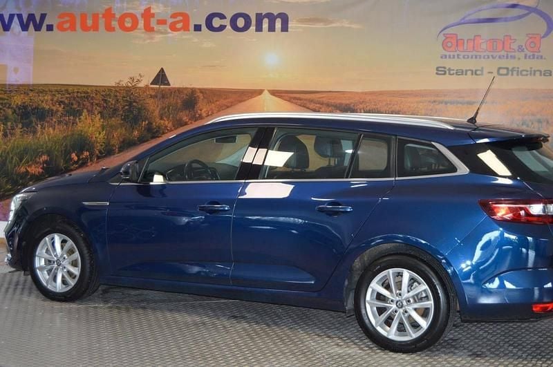 Usado Renault Mégane IV 110 HP (80 kW) 2018 Azul Carrinha