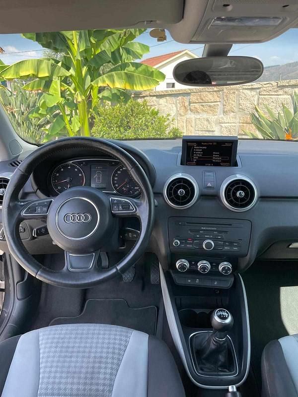 Usado Audi A1 122 HP (89 kW) 2012 Preto Citadino