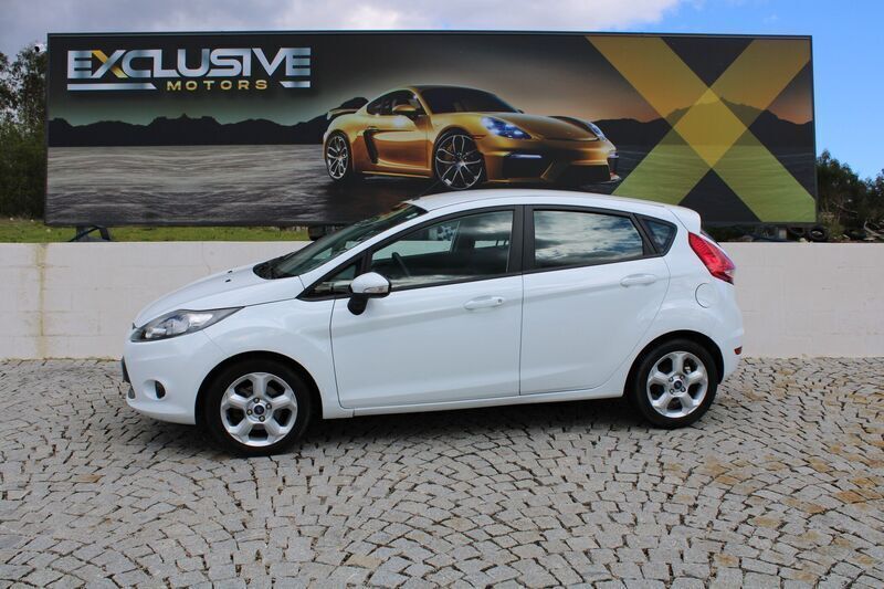 Branco Usado 2011 Ford Fiesta Citadino | € 7.490 (Preço elevado) - Imagem 1/4