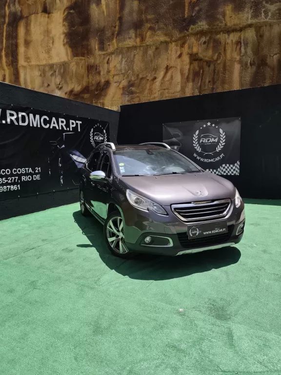 Castanho Usado 2014 Peugeot 2008 Allure SUV | € 10.990 (Preço justo) - Imagem 1/4