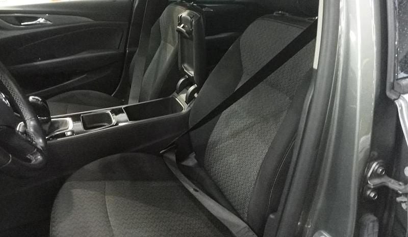 Usado Opel Insignia Business Edition 110 HP (80 kW) 2018 Cinzento Carrinha