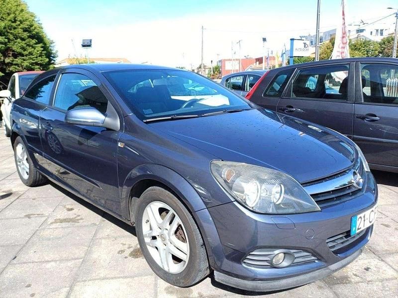 Usado Opel Astra GTC 90 HP (66 kW) 2006 Cinzento