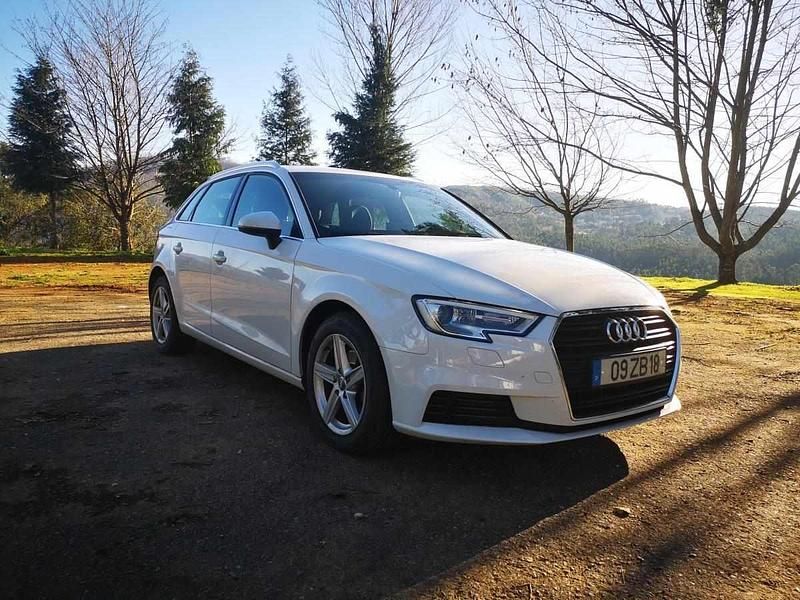 Usado Audi A3 116 HP (85 kW) 2019 Branco Citadino