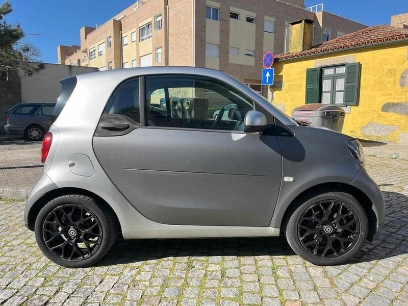 Cinzento Usado 2015 Smart ForTwo Coupé Coupé | € 10.250 (Preço justo) - Imagem 1/4