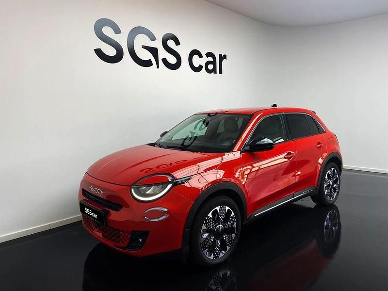 Vermelho Usado 2023 Fiat 600 La Prima SUV | € 31.500 (Preço justo) - Imagem 1/4