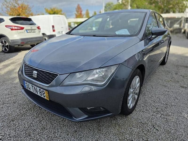 Usado Seat Leon ST 105 HP (77 kW) 2013 Cinzento Carrinha