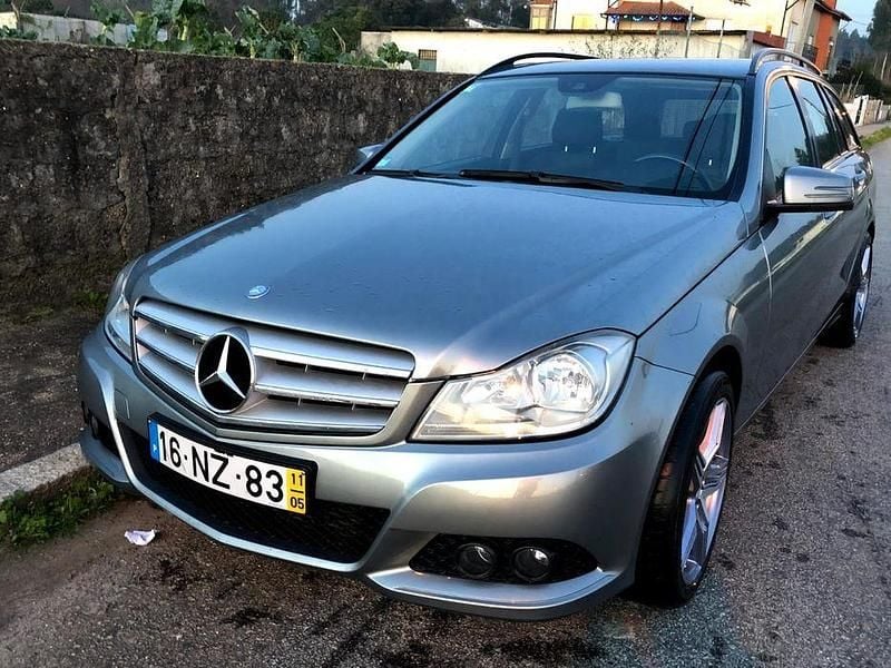 Usado 2011 Mercedes C200 Sedan | € 8.850 (Preço justo) - Imagem 1/4