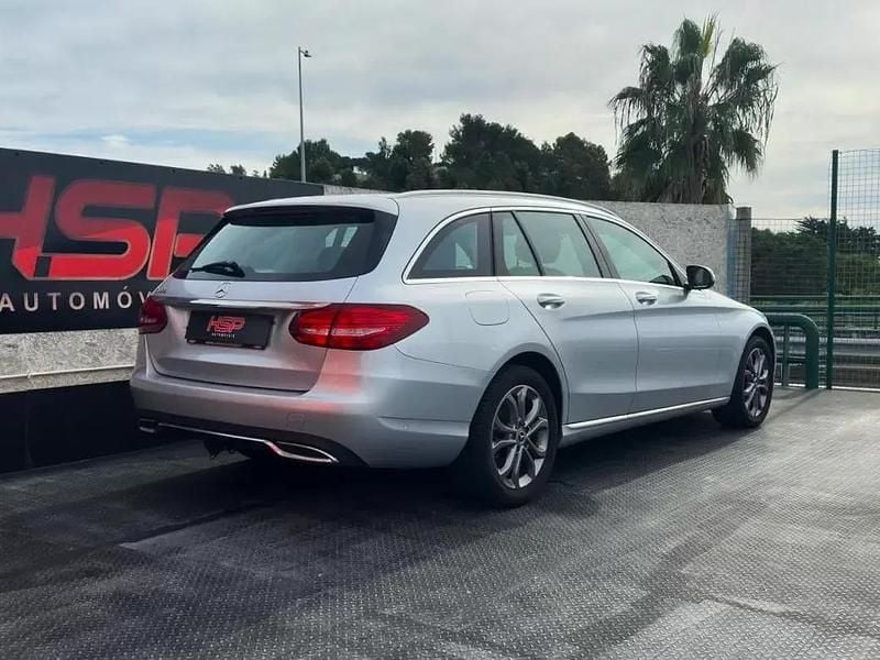 Usado Mercedes C180 Avantgarde 116 HP (85 kW) 2017 Cinzento Carrinha