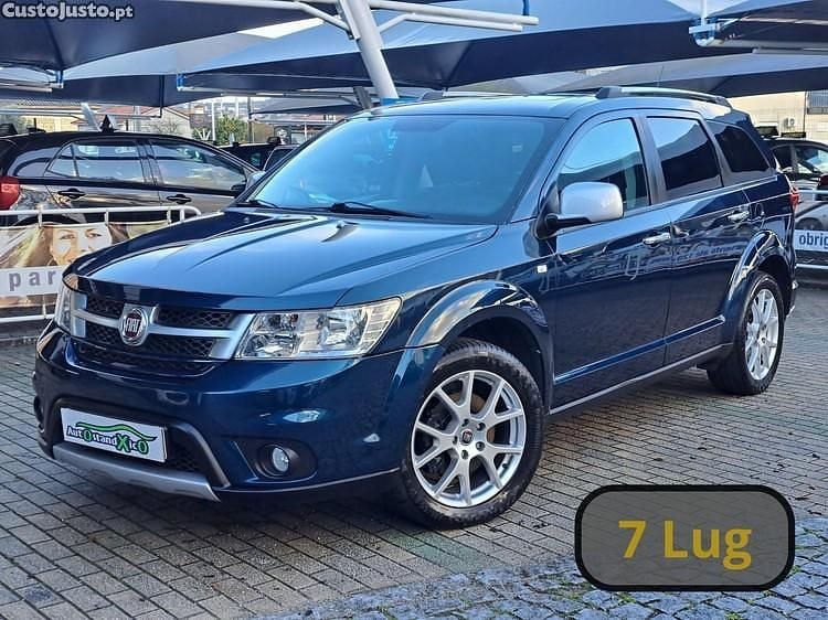 Azul Usado 2014 Fiat Freemont Black Code SUV | € 13.990 - Imagem 1/1