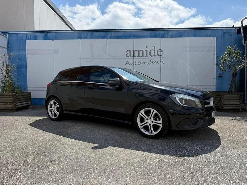 Preto Usado 2012 Mercedes A180 Urban | € 11.490 (Preço justo) - Imagem 1/4