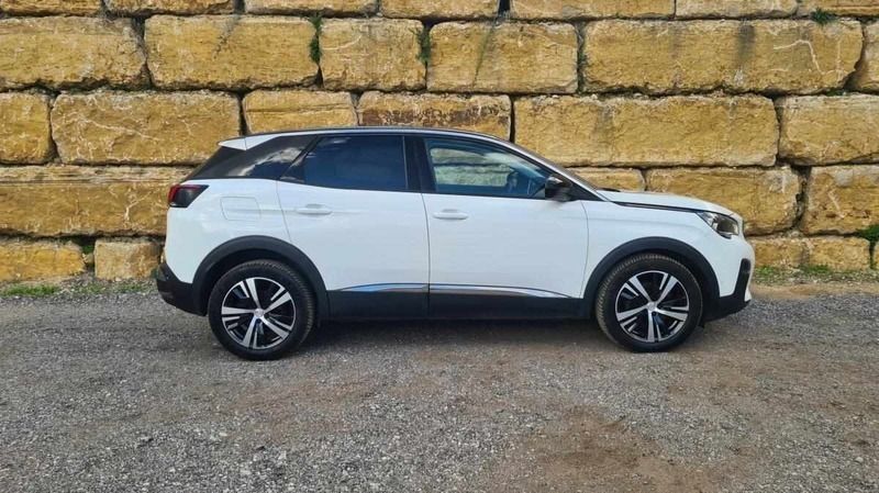 Usado Peugeot 3008 Allure 130 HP (95 kW) 2018 Branco SUV
