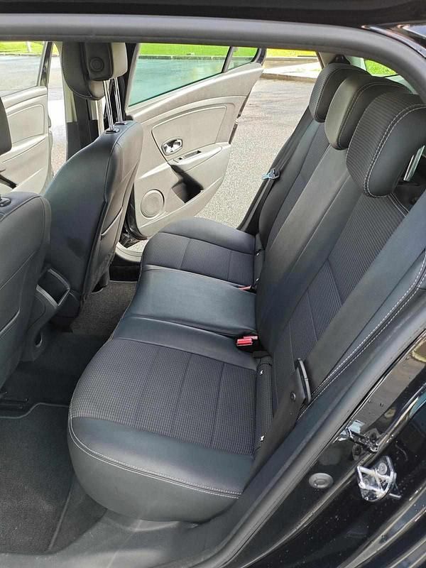 Usado Renault Mégane GrandTour 110 HP (80 kW) 2015 Preto Carrinha