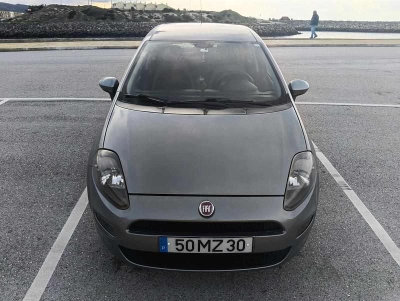 Usado Fiat Punto 86 HP (63 kW) 2012 Cinzento Citadino