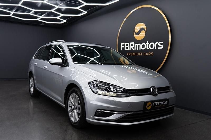 Cinza Usado 2019 VW Golf VII Comfortline Carrinha | € 16.990 (Preço justo) - Imagem 1/4