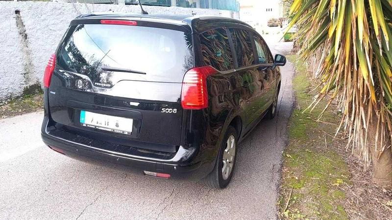 Usado Peugeot 5008 Active 120 HP (88 kW) 2016 Preto Monovolume