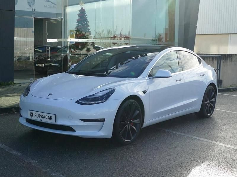 Branco Usado 2020 Tesla Model 3 Sedan | € 29.990 (Preço elevado) - Imagem 1/4