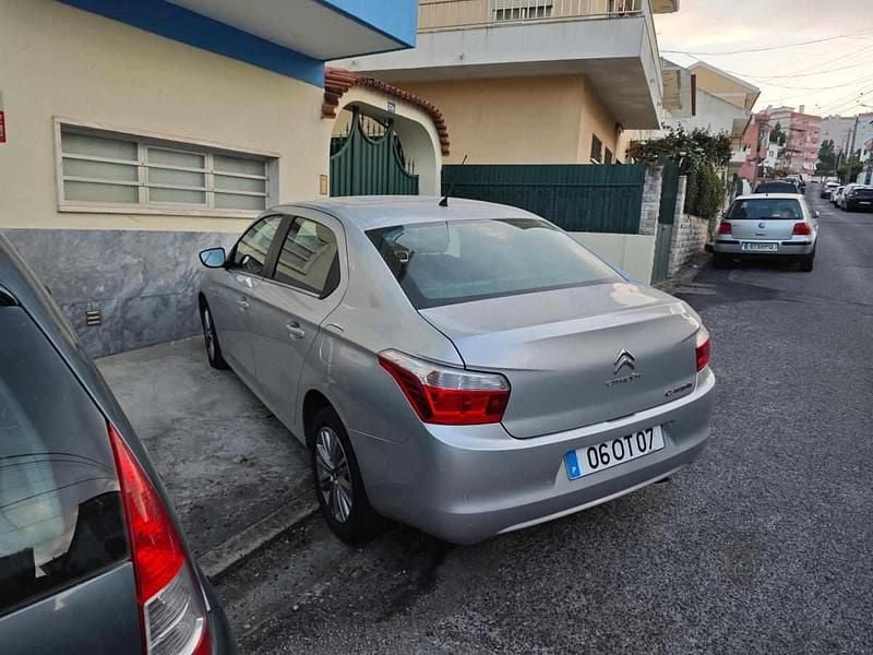 Cinzento Usado 2014 Citroën C-Elysee I Sedan | € 7.000 (Preço justo) - Imagem 1/4