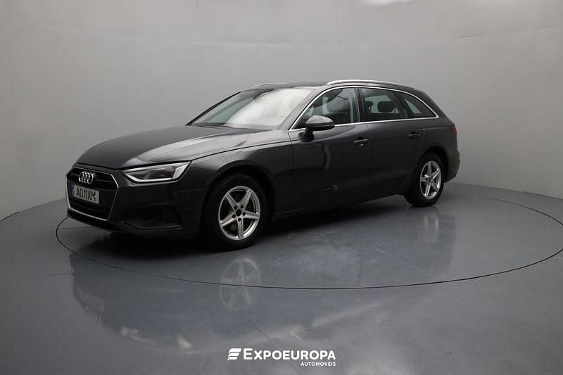 Cinza Usado 2022 Audi A4 Advanced Carrinha | € 25.990 (Preço justo) - Imagem 1/4