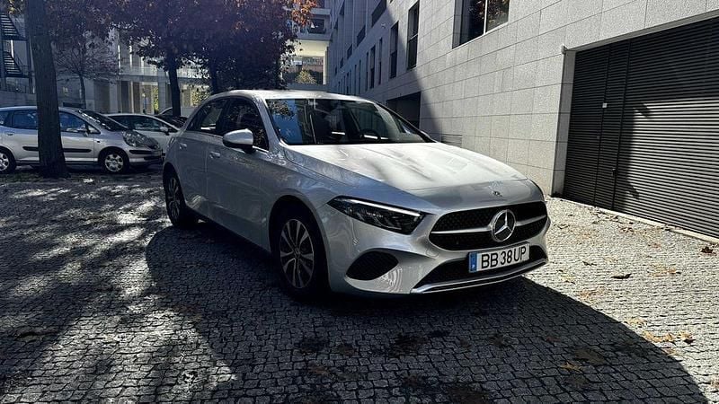 Usado 2023 Mercedes A200 Sedan | € 29.500 - Imagem 1/4