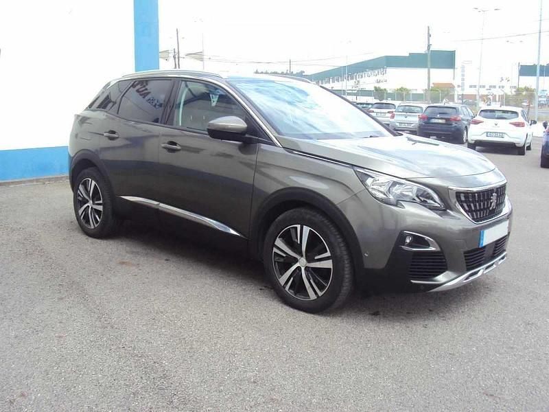 Usado Peugeot 3008 120 HP (88 kW) 2018 Cinzento Citadino
