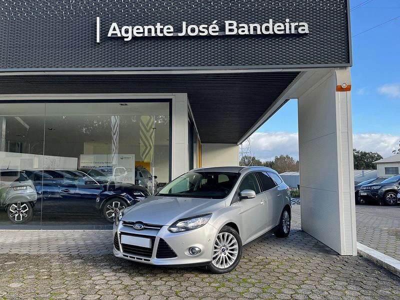 Usado Ford Focus Titanium 125 HP (91 kW) 2014 Cinza Carrinha