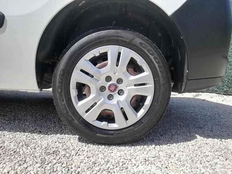 Usado Fiat Doblò 95 HP (69 kW) 2021 Branco Monovolume