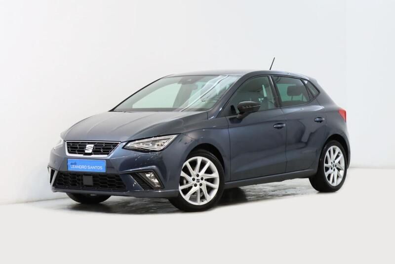 Cinzento Usado 2023 Seat Ibiza | € 16.450 (Preço justo) - Imagem 1/4