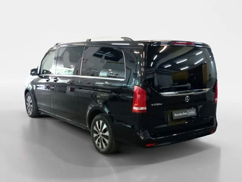 Usado Mercedes V250 Avantgarde 190 HP (139 kW) 2023 Preto Monovolume