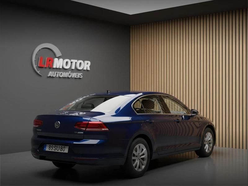 Usado VW Passat Highline 120 HP (88 kW) 2017 Azul Sedan