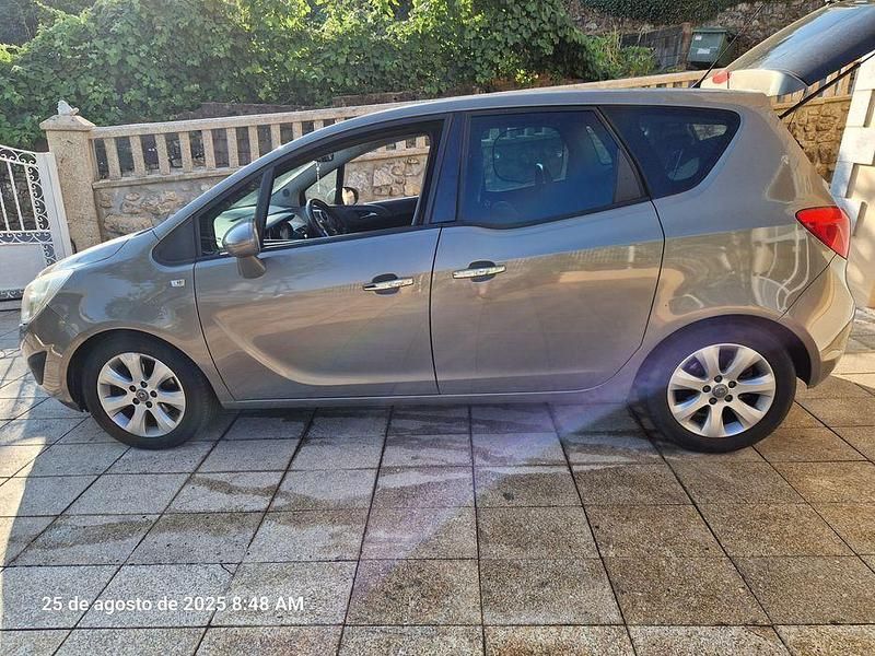 Usado 2010 Opel Meriva Monovolume | € 3.200 (Super Preço) - Imagem 1/4