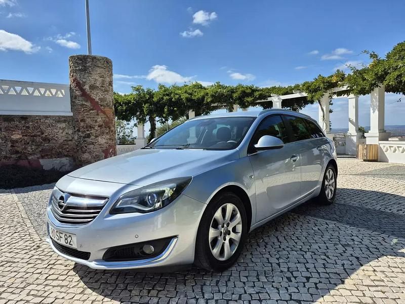 Cinzento Usado 2016 Opel Insignia Executive Carrinha | € 9.900 (Preço justo) - Imagem 1/4