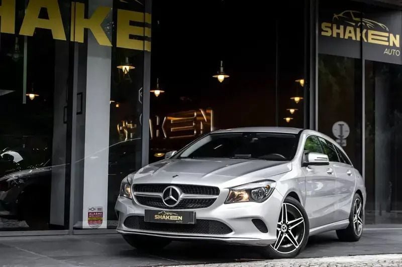 Cinzento Usado 2018 Mercedes CLA200 Shooting Brake Carrinha | € 19.450 (Bom preço) - Imagem 1/4