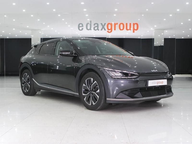 Cinzento Usado 2023 Kia EV6 Air SUV | € 31.990 - Imagem 1/4