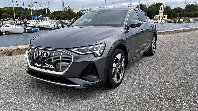 Cinzento Usado 2020 Audi e-tron Sportback S-Line SUV | € 35.000 - Imagem 1/4