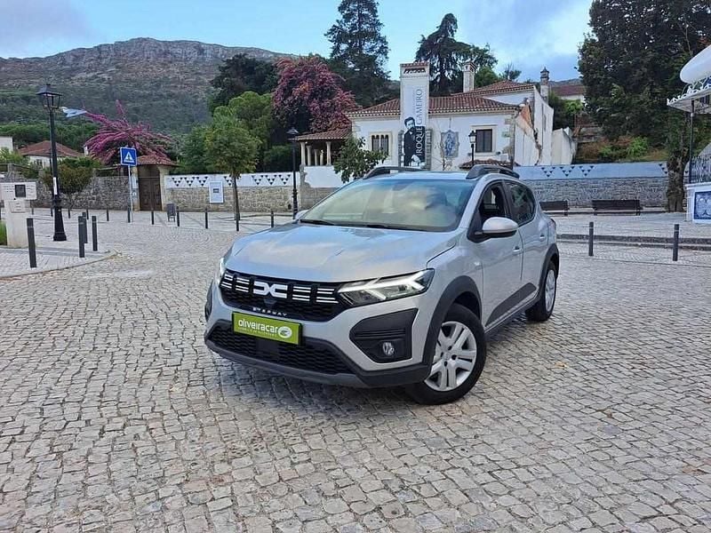 Cinzento Usado 2024 Dacia Sandero Citadino | € 16.950 (Bom preço) - Imagem 1/4