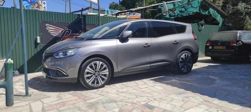 Cinzento Usado 2018 Renault Grand Scénic IV Monovolume | € 19.900 (Preço elevado) - Imagem 1/4